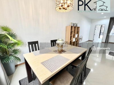 Gehäuse In Ban Ratsada, Thailand Gehäuse In Ban Ratsada, Thailand