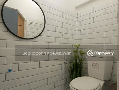 10110, Bangkok, Thailand 10110, Bangkok, Thailand