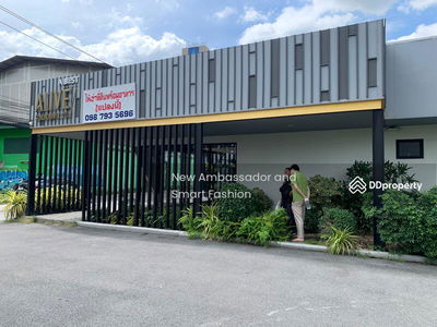 Sukhumvit Soi 76, Samut Prakan, Thailand Sukhumvit Soi 76, Samut Prakan, Thailand