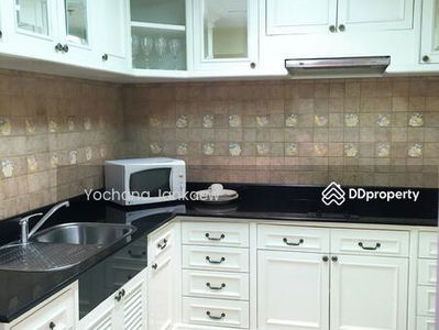 Langsuan Ville, Bangkok, Thailand Langsuan Ville, Bangkok, Thailand