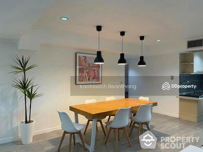 Royal Castle Sukhumvit, Bangkok, Thailand Royal Castle Sukhumvit, Bangkok, Thailand