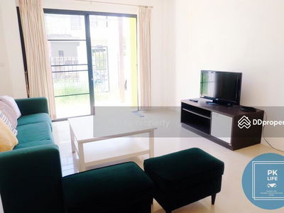 Gehäuse In Ban Ratsada, Thailand Gehäuse In Ban Ratsada, Thailand