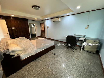 Prachachuen Village, Nonthaburi, Thailand Prachachuen Village, Nonthaburi, Thailand