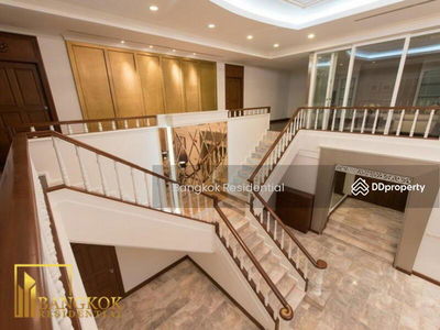 Mayfair Garden, Bangkok, Thailand Mayfair Garden, Bangkok, Thailand