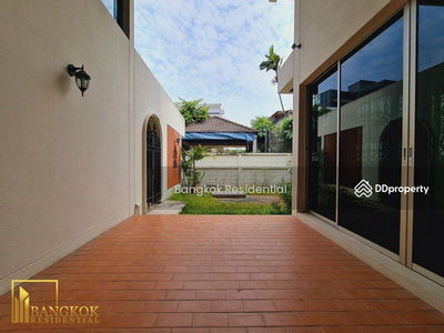 3 Bedroom House in Ekamai soi 22, Bangkok, Thailand 3 Bedroom House in Ekamai soi 22, Bangkok, Thailand