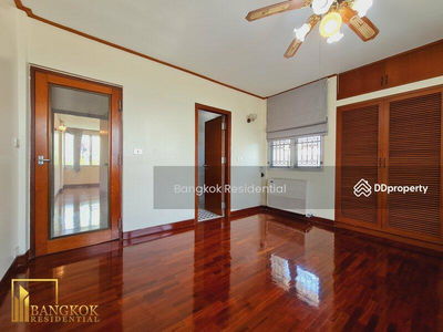 3 Bedroom House in Ekamai soi 22, Bangkok, Thailand 3 Bedroom House in Ekamai soi 22, Bangkok, Thailand