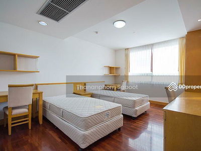 Krungthep Thani Tower, Bangkok, Thailand Krungthep Thani Tower, Bangkok, Thailand