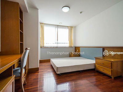 Krungthep Thani Tower, Bangkok, Thailand Krungthep Thani Tower, Bangkok, Thailand