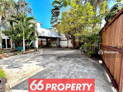 Commercial/Shophouse, Bangkok, Thailand Commercial/Shophouse, Bangkok, Thailand