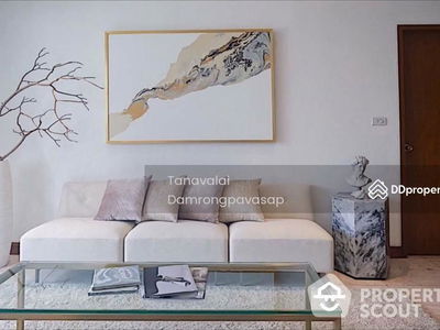 Lake Avenue Sukhumvit 16, Bangkok, Thailand Lake Avenue Sukhumvit 16, Bangkok, Thailand