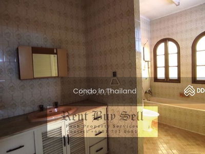 House with big lawn & garden for rent in ekkamai 22 for commercial. Seriouse inquiry 0817010651, Bangkok, Thailand House with big lawn & garden for rent in ekkamai 22 for commercial. Seriouse inquiry 0817010651, Bangkok, Thailand