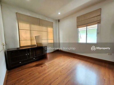 10230, Bangkok, Thailand 10230, Bangkok, Thailand