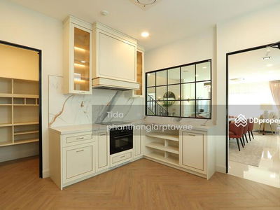 Nantawan Rama 9 New Krungthepkreetha, Bangkok, Thailand Nantawan Rama 9 New Krungthepkreetha, Bangkok, Thailand