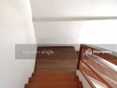 Pruklada Wongwaen - Hathairat, Bangkok, Thailand Pruklada Wongwaen - Hathairat, Bangkok, Thailand