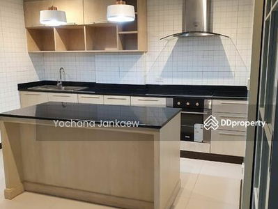 Newton Tower, Bangkok, Thailand Newton Tower, Bangkok, Thailand