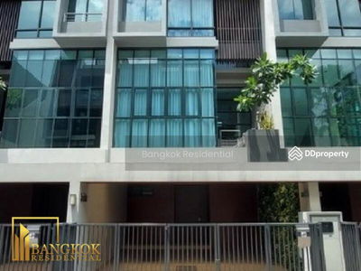 Townhouse in Compound, Bangkok, Thailand Townhouse in Compound, Bangkok, Thailand
