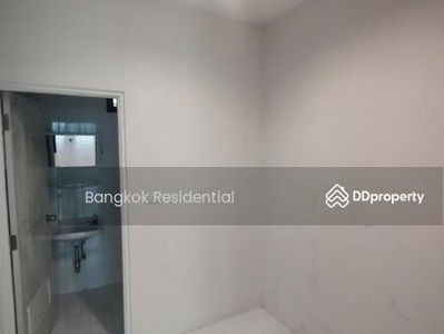 Townhouse in Compound, Bangkok, Thailand Townhouse in Compound, Bangkok, Thailand