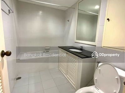 Supalai Place Sukhumvit 39, Bangkok, Thailand Supalai Place Sukhumvit 39, Bangkok, Thailand