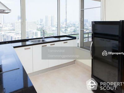 Life Sukhumvit 48, Bangkok, Thailand Life Sukhumvit 48, Bangkok, Thailand