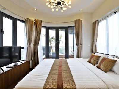 Au Co Street, Vietnam Au Co Street, Vietnam