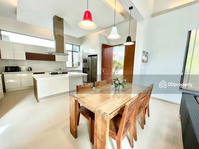 Gehäuse In Ban Ratsada, Thailand Gehäuse In Ban Ratsada, Thailand