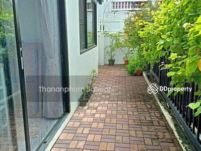 Exclusive 4-Bedroom House, Bangkok, Thailand Exclusive 4-Bedroom House, Bangkok, Thailand
