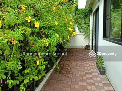 Exclusive 4-Bedroom House, Bangkok, Thailand Exclusive 4-Bedroom House, Bangkok, Thailand