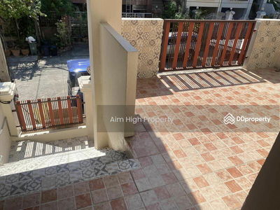 Baan Royal Nakarin Villa, Bangkok, Thailand Baan Royal Nakarin Villa, Bangkok, Thailand