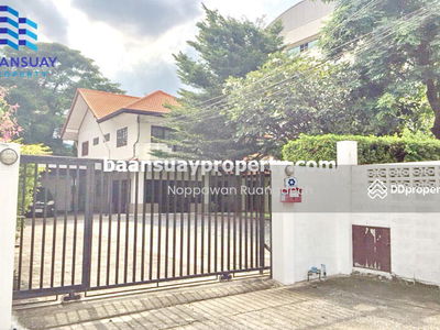 For rent, 2-story detached house, Soi Phahonyothin 32, near the Dark Green Line. Senanikom Station, Bangkok, Thailand For rent, 2-story detached house, Soi Phahonyothin 32, near the Dark Green Line. Senanikom Station, Bangkok, Thailand