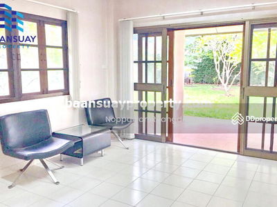 For rent, 2-story detached house, Soi Phahonyothin 32, near the Dark Green Line. Senanikom Station, Bangkok, Thailand For rent, 2-story detached house, Soi Phahonyothin 32, near the Dark Green Line. Senanikom Station, Bangkok, Thailand
