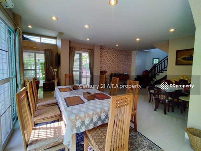 The Royal Sammuk Thani, Chon Buri, Thailand The Royal Sammuk Thani, Chon Buri, Thailand