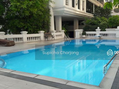 Vanicha Park Langsuan, Bangkok, Thailand Vanicha Park Langsuan, Bangkok, Thailand