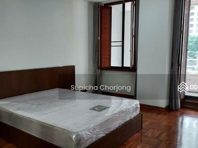 Vanicha Park Langsuan, Bangkok, Thailand Vanicha Park Langsuan, Bangkok, Thailand