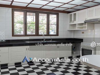 Home Office, Pet friendly | 3 Bedrooms House for Rent in Ploenchit, Bangkok near BTS Ploenchit, Bangkok, Thailand Home Office, Pet friendly | 3 Bedrooms House for Rent in Ploenchit, Bangkok near BTS Ploenchit, Bangkok, Thailand