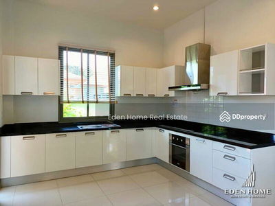 Private Pool Villa for rent in Rawai, Phuket, Thailand Private Pool Villa for rent in Rawai, Phuket, Thailand