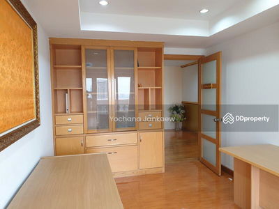 Nusa State Tower, Bangkok, Thailand Nusa State Tower, Bangkok, Thailand