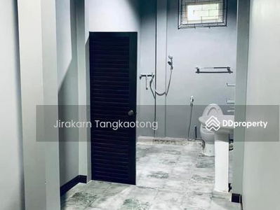 Home office, Phahonyothin Road 62/1, 3 bedrooms, 3 bathrooms, Pathum Thani., Thailand Home office, Phahonyothin Road 62/1, 3 bedrooms, 3 bathrooms, Pathum Thani., Thailand