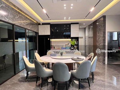 Grand Bangkok Boulevard Bangna-Onnut, Bangkok, Thailand Grand Bangkok Boulevard Bangna-Onnut, Bangkok, Thailand