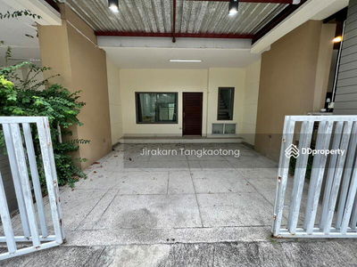 Pattra Mo Town, Nonthaburi, Thailand Pattra Mo Town, Nonthaburi, Thailand