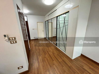 Pattra Mo Town, Nonthaburi, Thailand Pattra Mo Town, Nonthaburi, Thailand