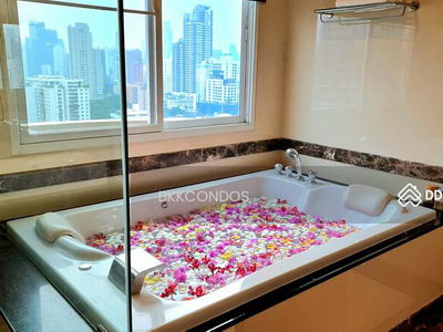 Piyathip Place, Bangkok, Thailand Piyathip Place, Bangkok, Thailand