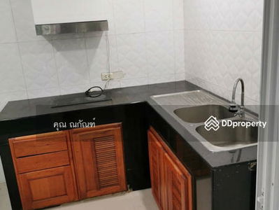 Maneeya Village, Bangkok, Thailand Maneeya Village, Bangkok, Thailand