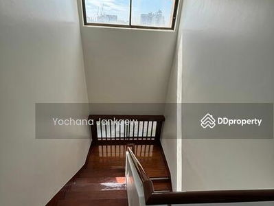 Castle Hill Mansion, Bangkok, Thailand Castle Hill Mansion, Bangkok, Thailand