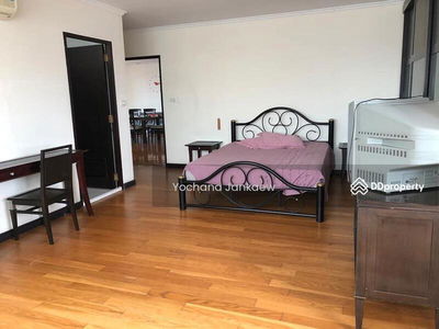 Sathorn Gardens, Bangkok, Thailand Sathorn Gardens, Bangkok, Thailand