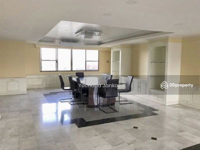 Phatsana Garden, Bangkok, Thailand Phatsana Garden, Bangkok, Thailand