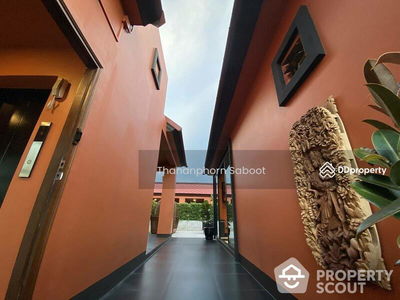 The Maple Sathon-Narathiwat condominium, Bangkok, Thailand The Maple Sathon-Narathiwat condominium, Bangkok, Thailand