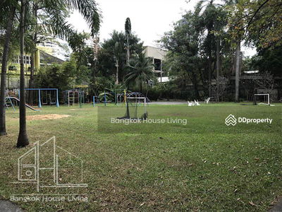 Prompong Mansion, Bangkok, Thailand Prompong Mansion, Bangkok, Thailand