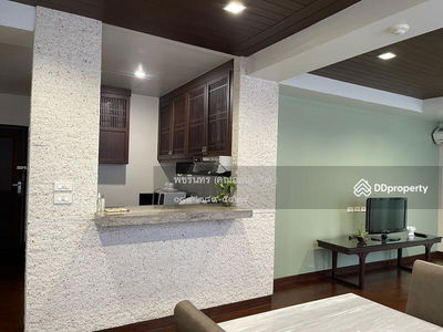 Elephant Tower, Bangkok, Thailand Elephant Tower, Bangkok, Thailand