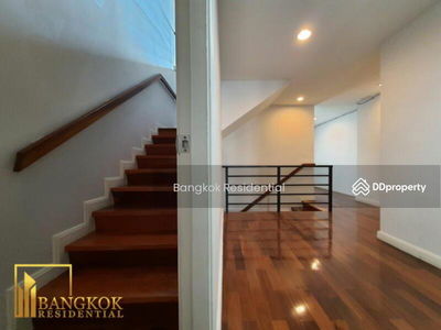 Townhouse in Compound, Bangkok, Thailand Townhouse in Compound, Bangkok, Thailand