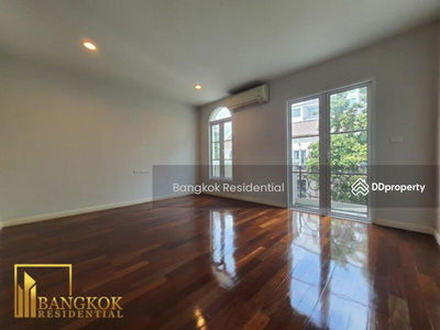 Townhouse in Compound, Bangkok, Thailand Townhouse in Compound, Bangkok, Thailand